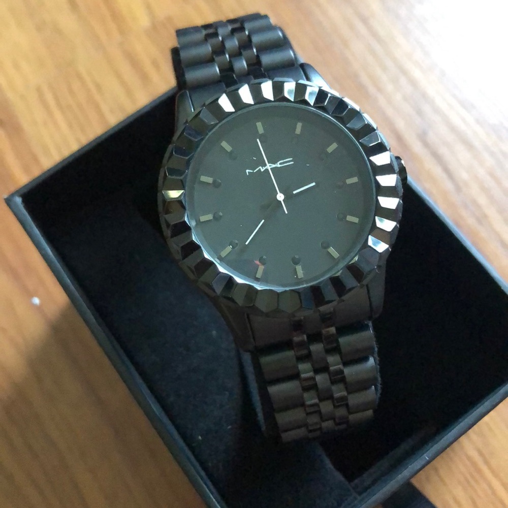 MAC Cosmetics Employee Watch! Rare!
